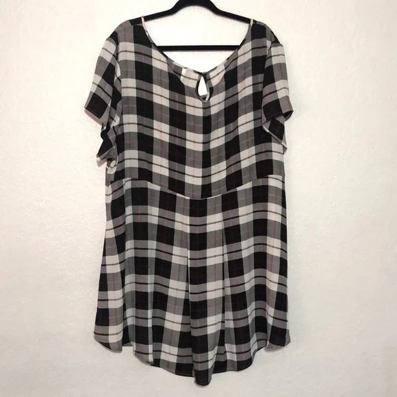 Torrid Black and White Plaid Top - Picture 6 of 7